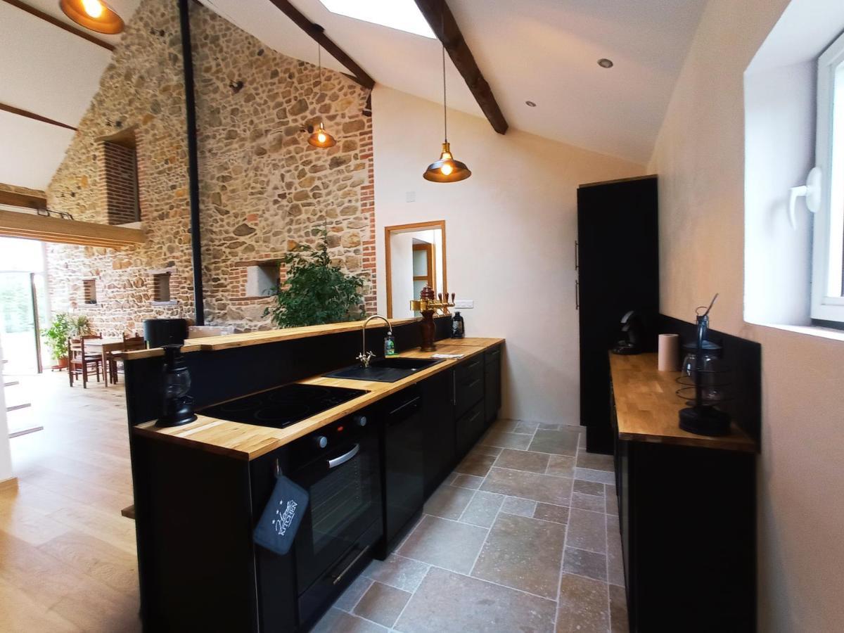 La Grange de Marie à St Angel - Magnifique Grange Rénovée en loft pour 1 à 6 pers Vila Saint-Angel  Exterior foto